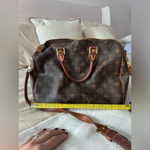 Louis Vuitton Speedy with Strap 👠 - Picture 10 of 10